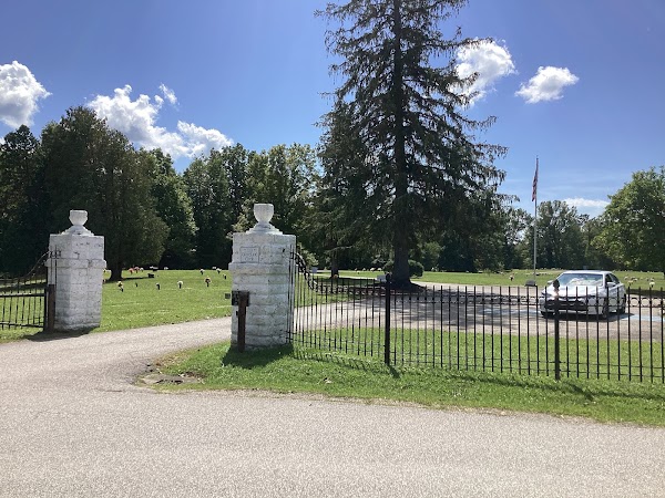 Graceland Memorial Park Inc grounds