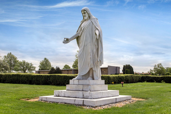 Gracelawn Memorial Park grounds