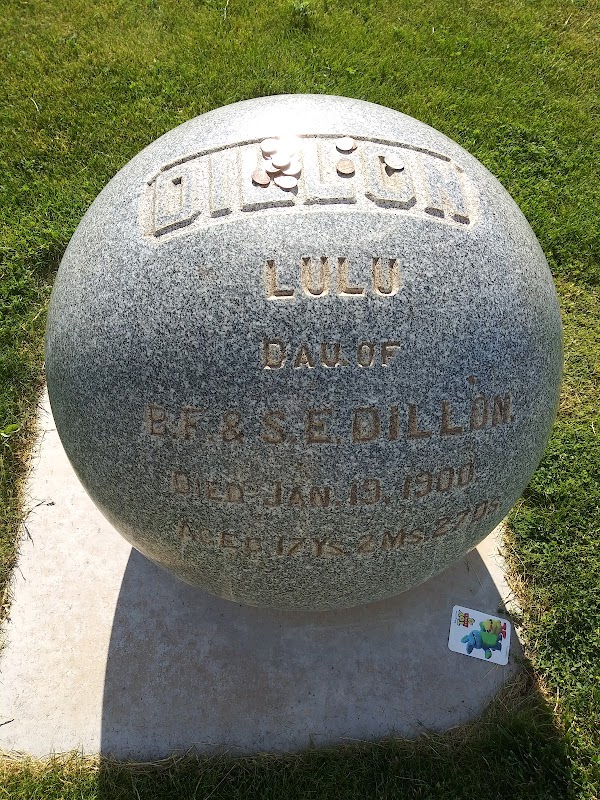 Grand View Cemetery grounds