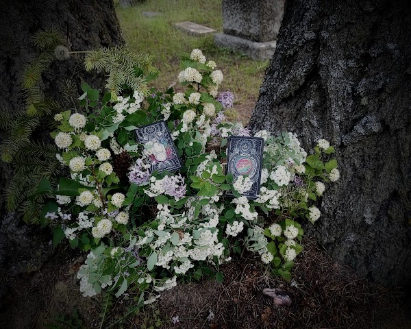 Grandview Cemetery grounds