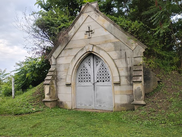 Grandview Cemetery grounds