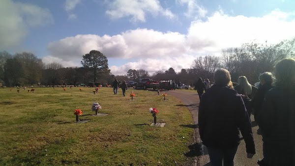 Grandview Memorial Park grounds