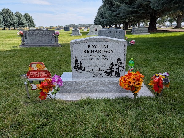 Grant Cemetery grounds