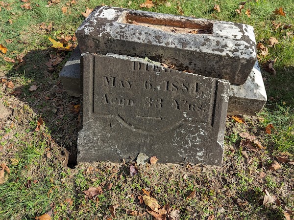 Great Hill Cemetery grounds