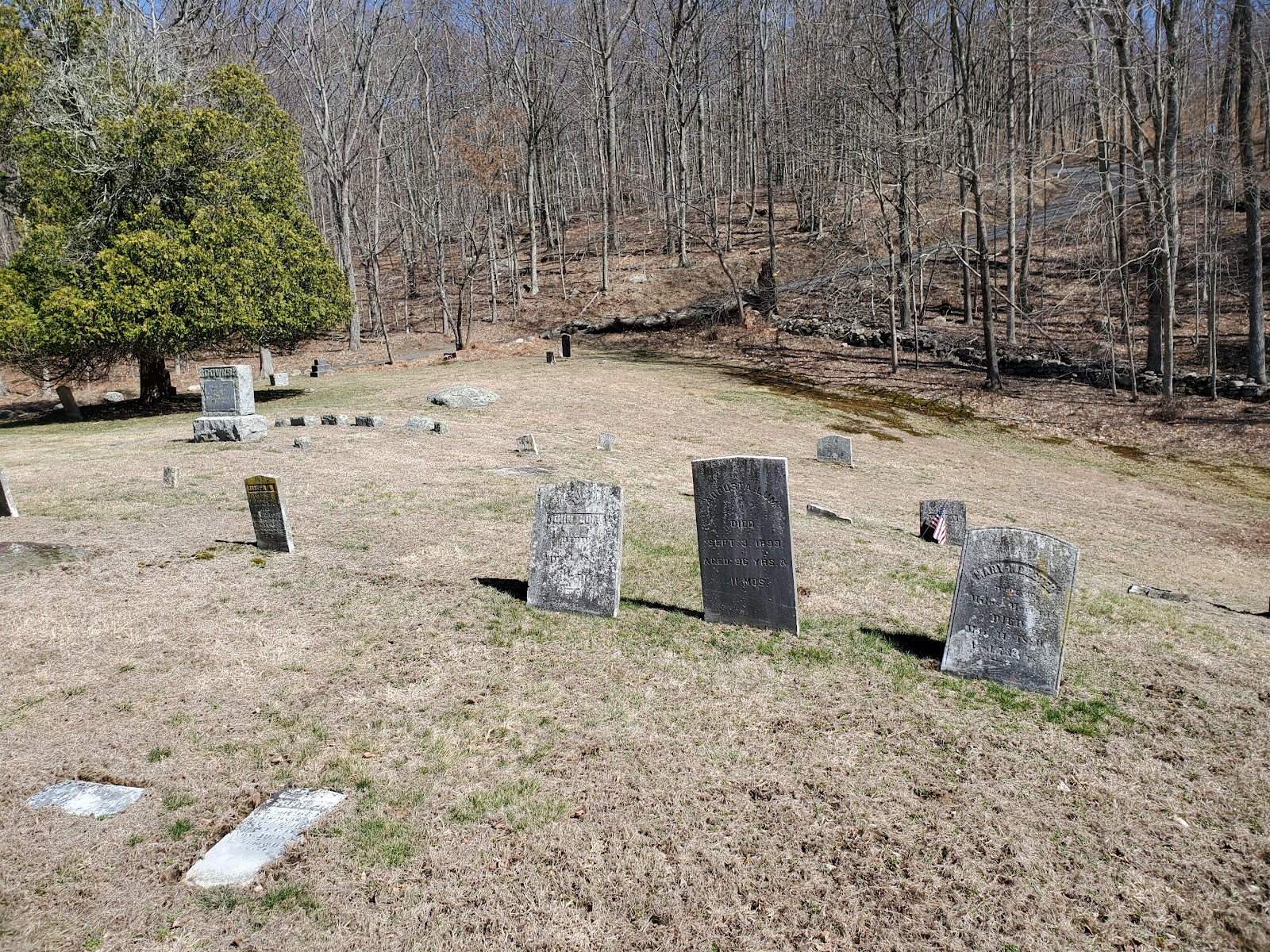 Great Hill Cemetery cemetery grounds and headstones