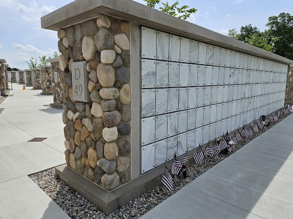 Great Lakes National Cemetery grounds