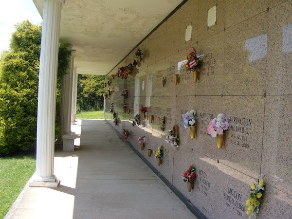 Greenbrier Burial Park grounds