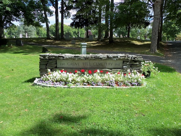 Grove Hill Cemetery grounds