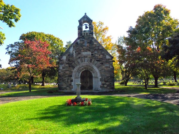 Grove Hill Cemetery grounds
