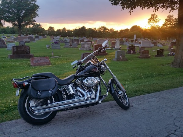 Grove Lawn Cemetery grounds
