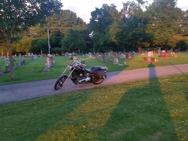 Grove Lawn Cemetery grounds