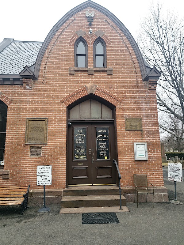 Grove St Cemetery grounds