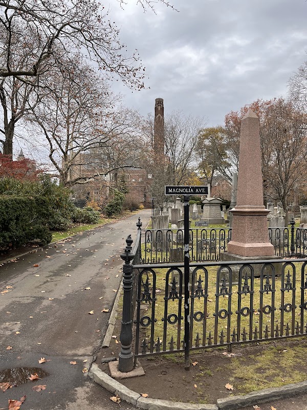 Grove St Cemetery grounds