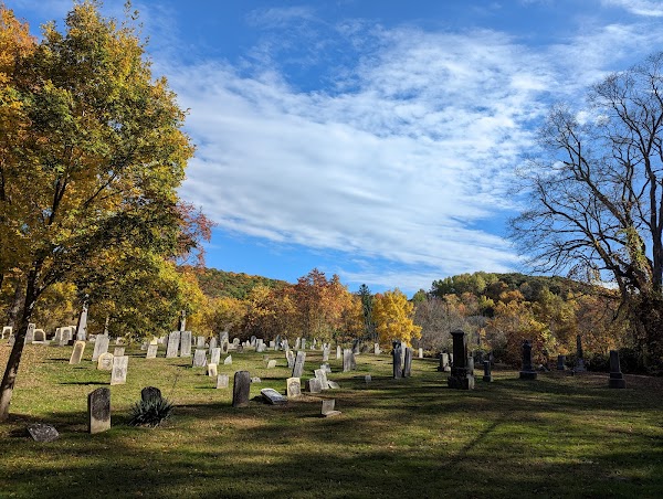 Gunntown Cemetery grounds