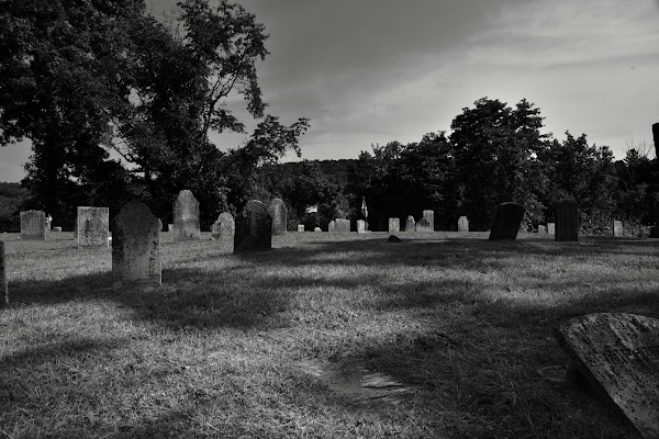 Gunntown Cemetery grounds