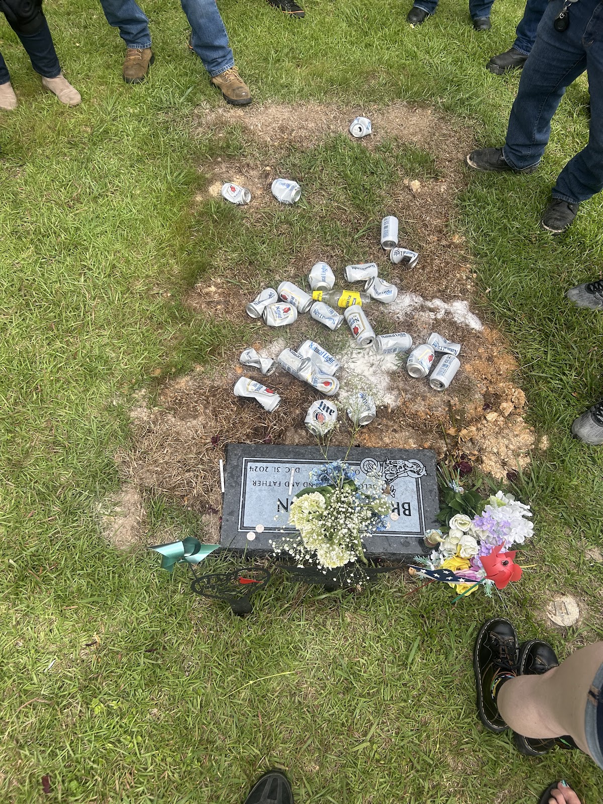 Hamilton County Memorial Park cemetery grounds and headstones