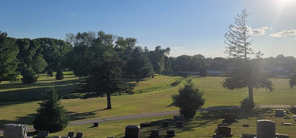 Hampton Cemetery grounds