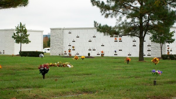 Hampton Memorial Gardens grounds