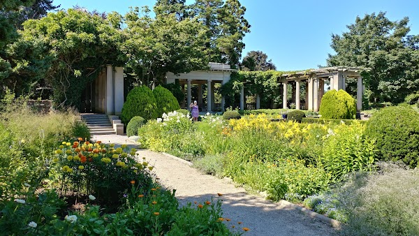 Harkness Memorial State Park grounds