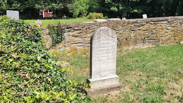 Harper Cemetery grounds