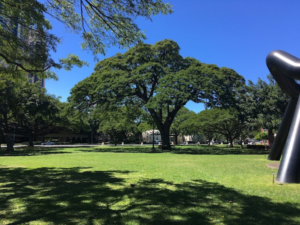 Hawaiʻi Law Enforcement Memorial grounds
