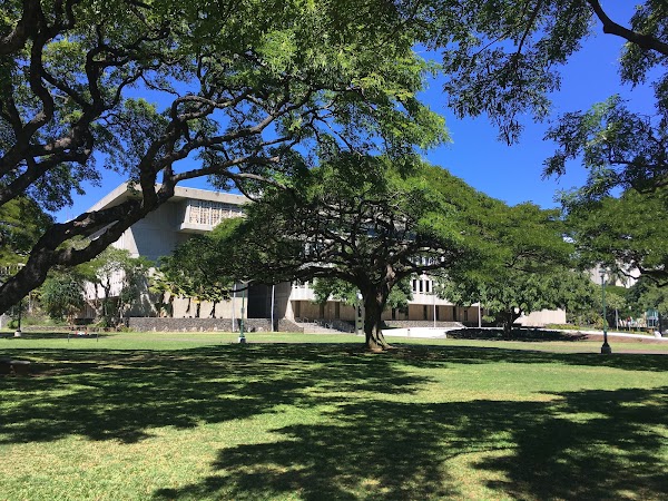 Hawaiʻi Law Enforcement Memorial grounds