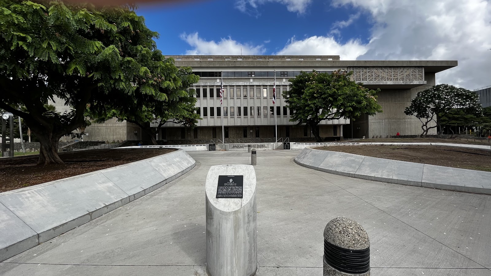 Hawaiʻi Law Enforcement Memorial cemetery grounds and headstones