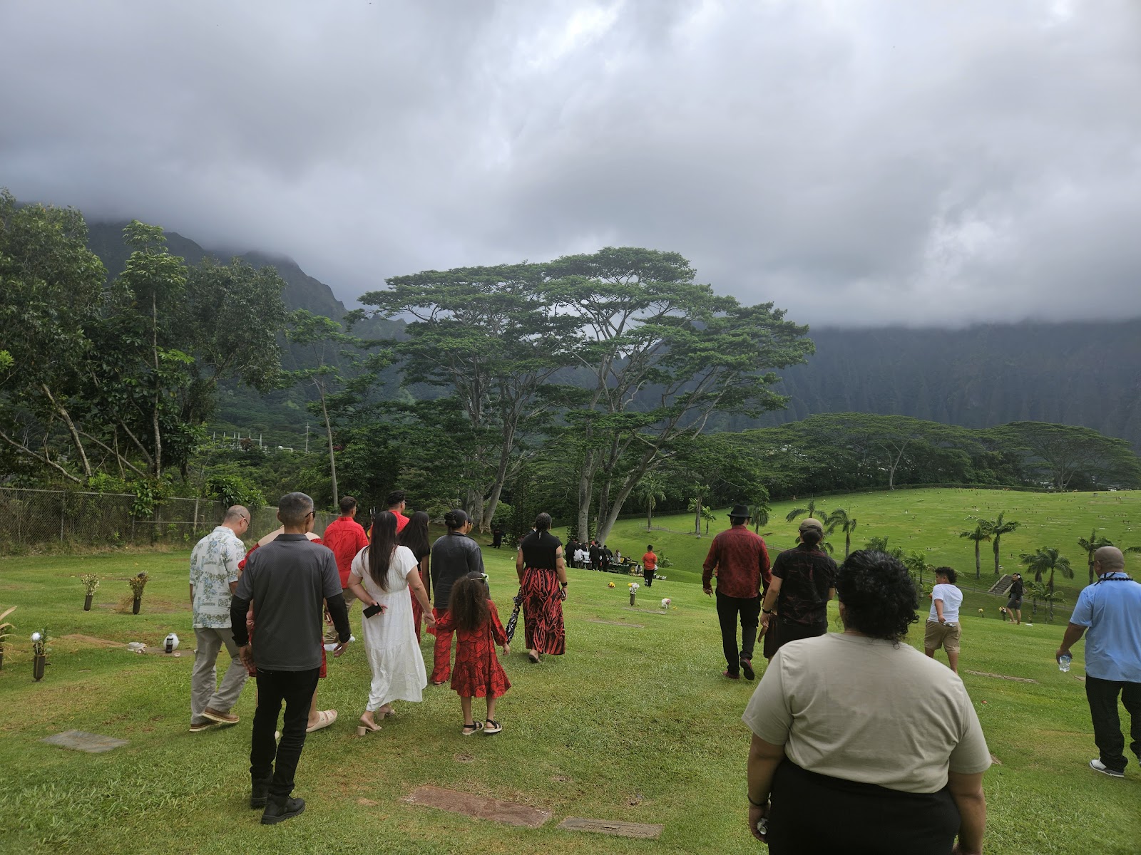 Hawaiian Memorial Park Cemetery & Funeral Services headstone and grounds