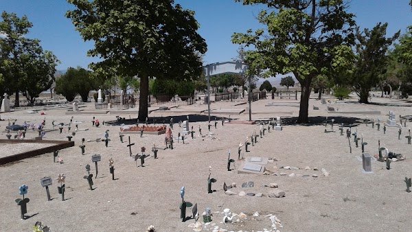 Hawthorne City Cemetery grounds