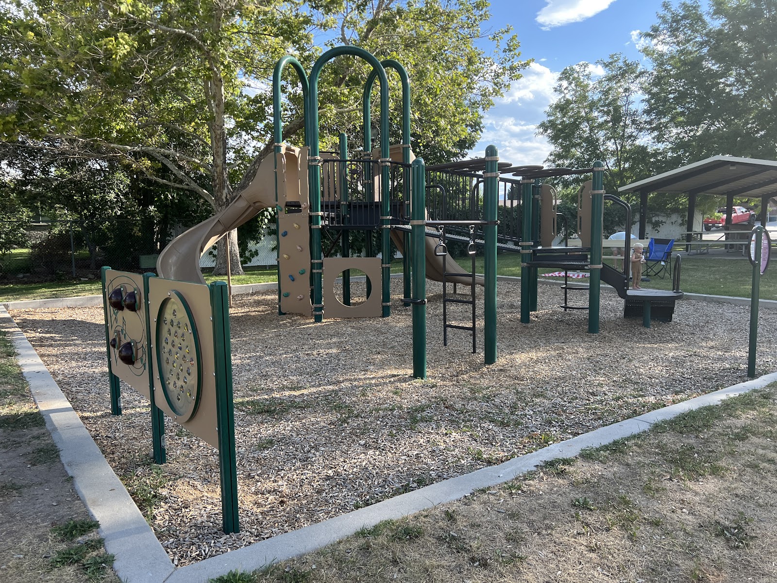 Henderson Memorial Park cemetery grounds and headstones