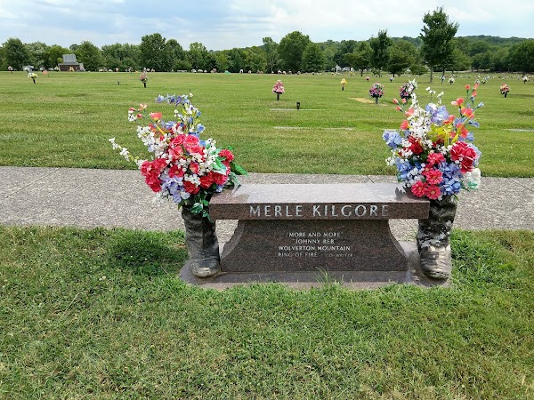 Hendersonville Memory Gardens, Funeral Home & Cremation Center grounds