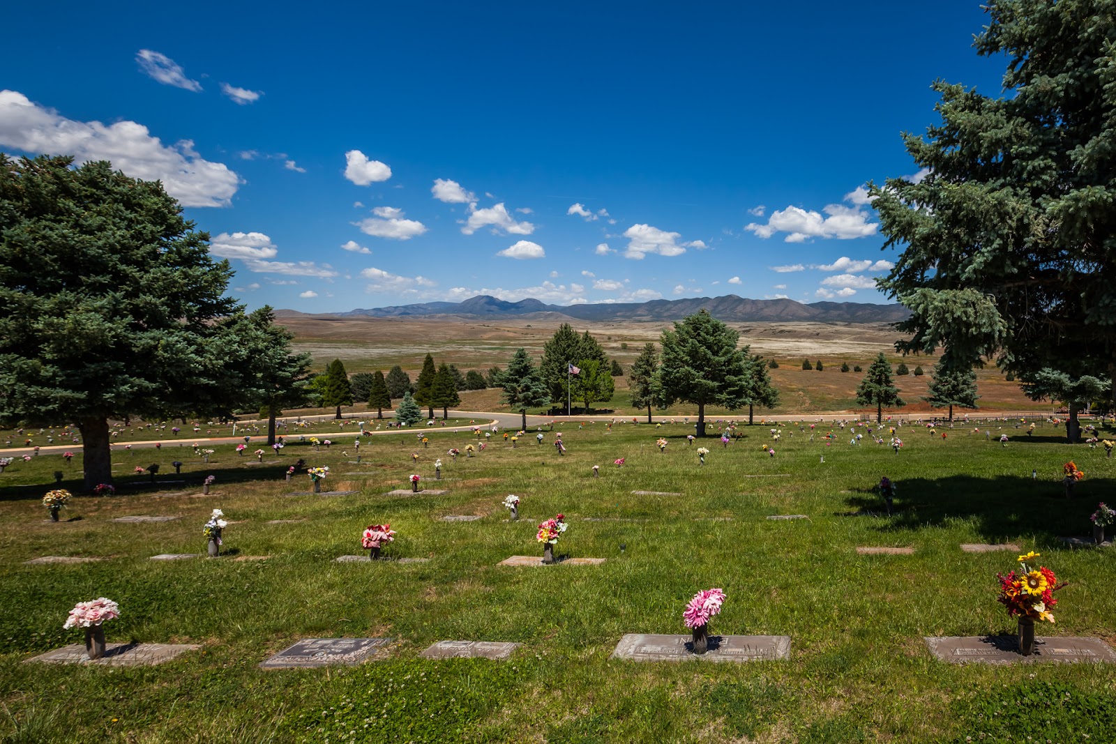 Heritage Memorial Park Cemetery cemetery grounds and headstones