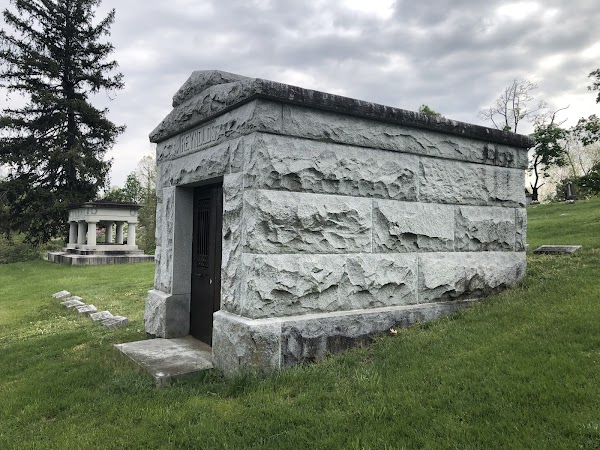 Highland Cemetery grounds