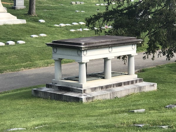 Highland Cemetery grounds