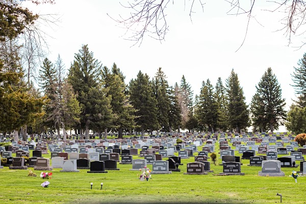 Highland Cemetery grounds