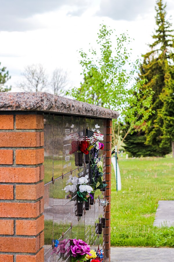 Highland Cemetery grounds