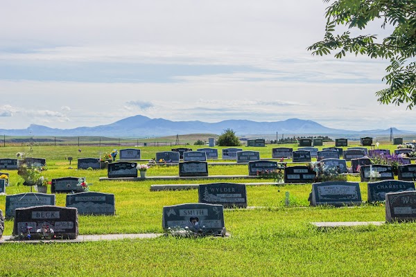 Highland Cemetery grounds