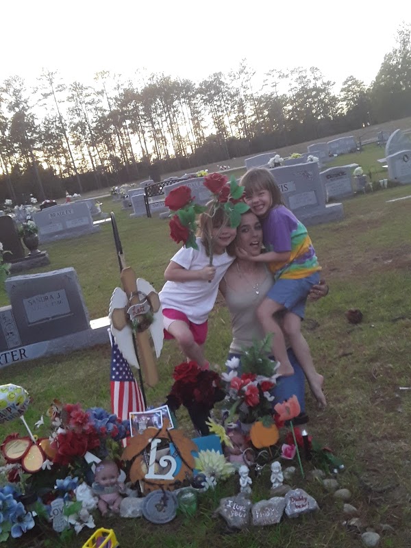 Highland Cemetery grounds