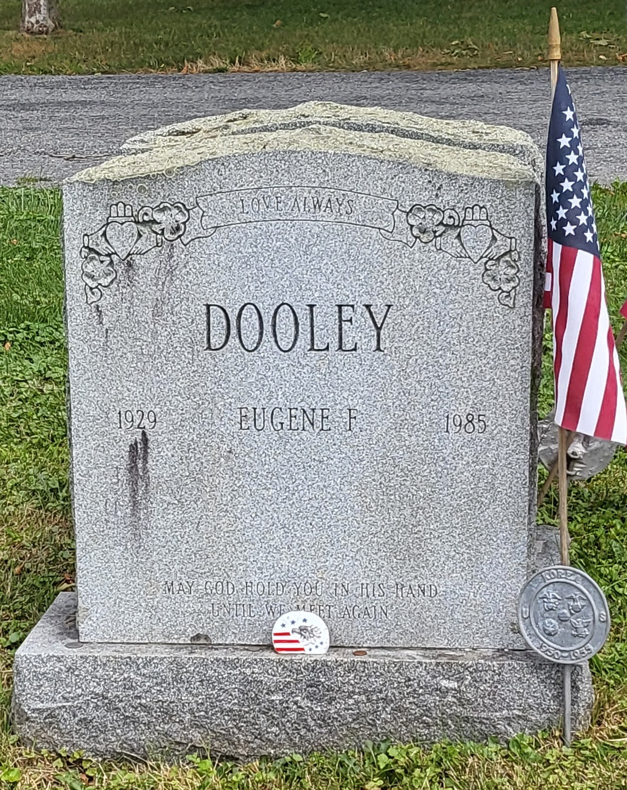 Highland Cemetery cemetery grounds and headstones
