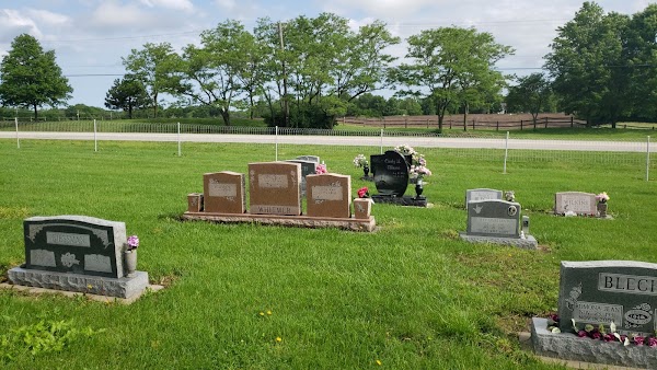 Highland Cemetery grounds