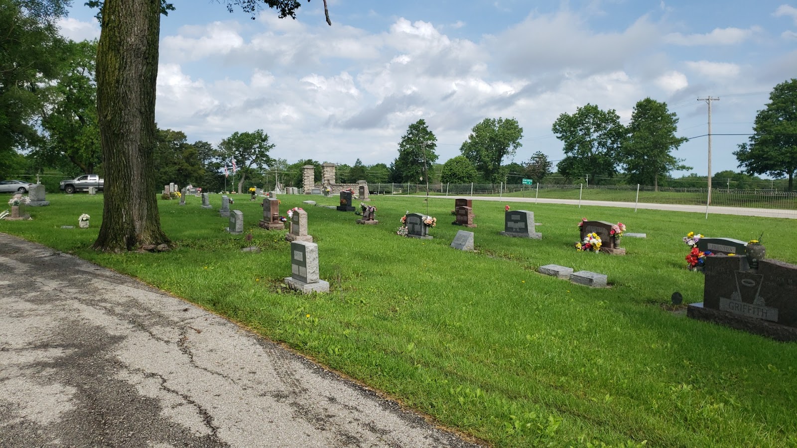 Highland Cemetery cemetery grounds and headstones