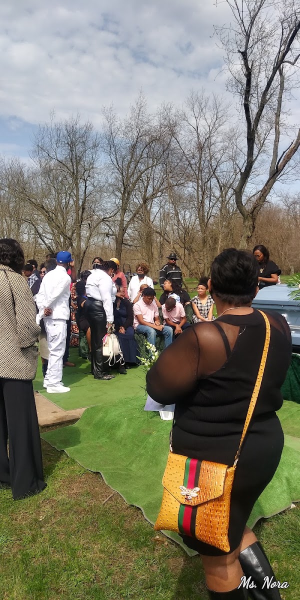 Highland Cemetery grounds