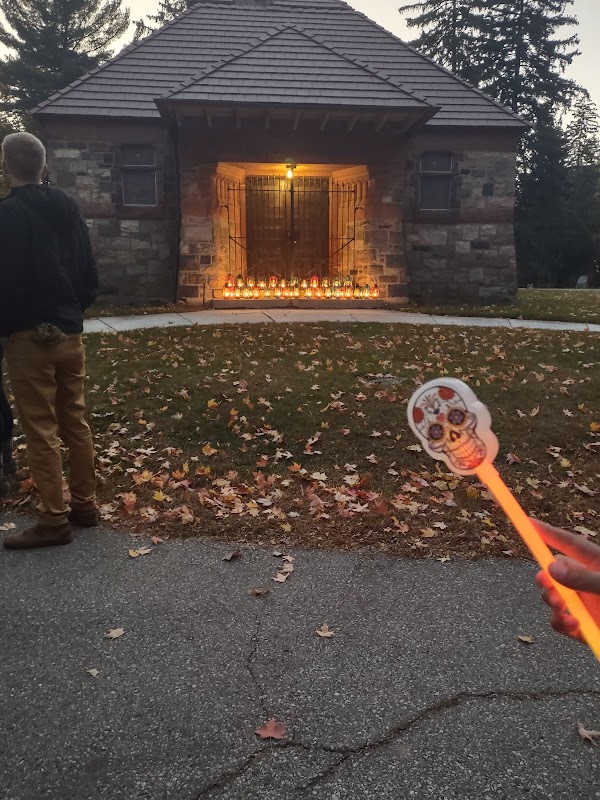 Highland Cemetery grounds