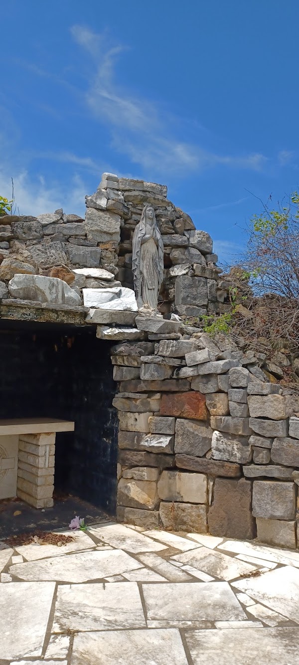 Highland Memorial Gardens grounds