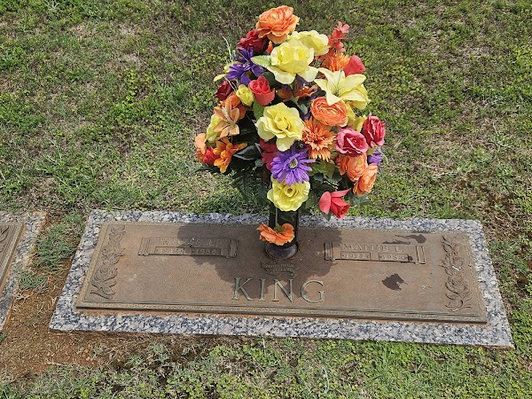 Highland Memorial Gardens grounds