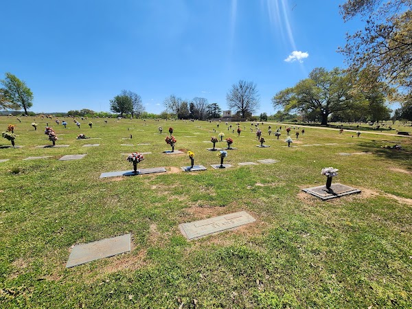 Highland Memorial Gardens grounds