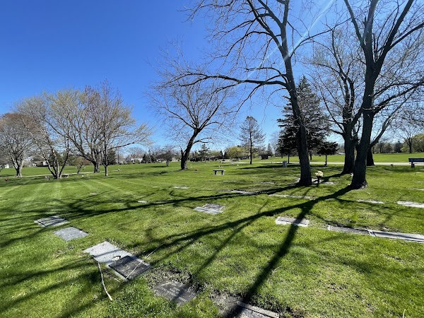 Highland Memorial Park grounds