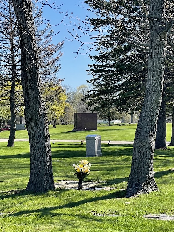 Highland Memorial Park grounds