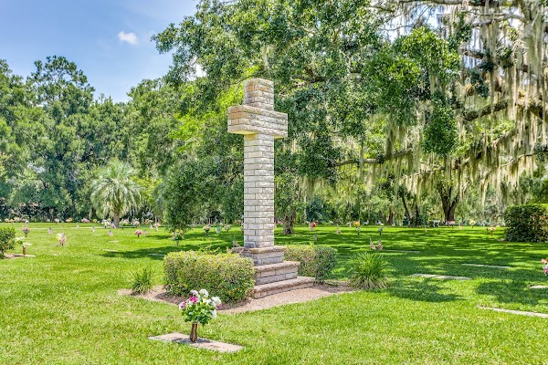 Highland Memorial Park grounds