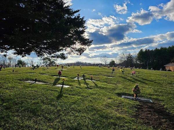 Highland Memorial Park grounds